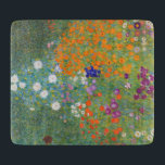 Blumengarten (von Gustav Klimt) Schneidebrett<br><div class="desc">Dieses Design zeigt ein Gemälde des österreichischen Künstlers Gustav Klimt (1862-1918). Es ist eine Darstellung eines wunderschönen Blumengartens im typisch impressionistischen Stil Klimts. Die Blume sehen fast so aus, als wären sie überfüllt, und es ist unmöglich, sich von ihrer Schönheit nicht zu überwältigen. Die ursprüngliche Arbeit wurde 1907 abgeschlossen und...</div>
