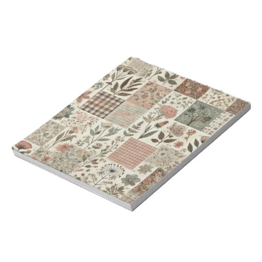 Blumengestepptes Blumenmuster mit grünem Rosa Notizblock (Rotiert)