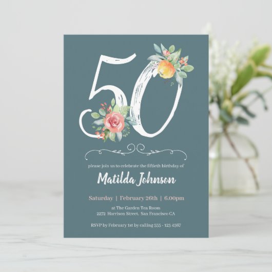 Blumengrün 50. Geburtstagsparty Einladung (Stehend Vorderseite)