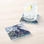 Blumenhintergrund mit Pfaus Glasuntersetzer (Schrägansicht)