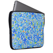 Blumenkaskade: Blaue Blumen Nahtloses Muster Laptopschutzhülle (Vorne Rechts)