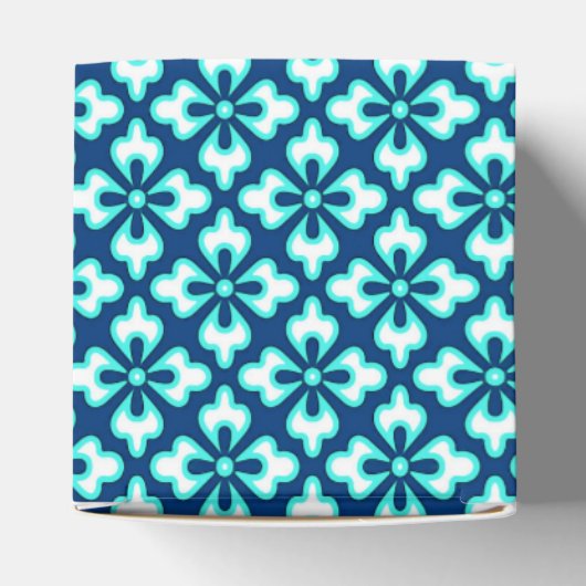 Blumenkimono, türkis und indisch geschenkschachtel (Oben)