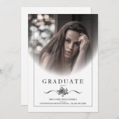 Blumenklassische schicke Typografie Foto Abschluss Einladung (Vorne/Hinten)