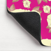 Blumenkopferpastete gelb auf Fuchsienuntergrund Mousepad (Ecke)