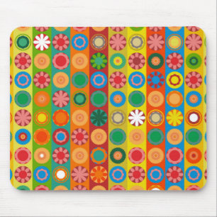 Blumenkraft in Reihen Mousepad