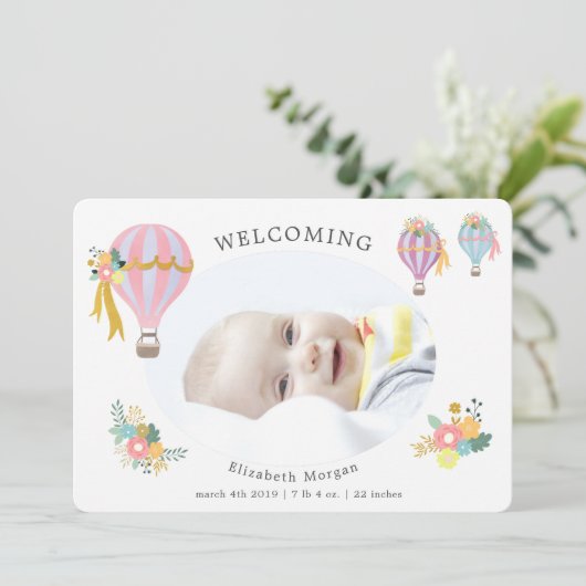 Blumenluftballon-Geburtskarte (Stehend Vorderseite)