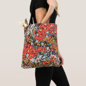 Blumenmode: Frühlingskleid drucken. Tasche (Von Nahem)