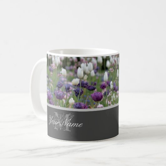 Blumenmonogramm mit blumengeschmückten Gefühlen! Kaffeetasse (Vorderseite Links)