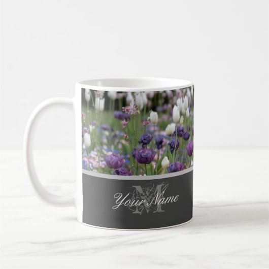 Blumenmonogramm mit blumengeschmückten Gefühlen! Kaffeetasse (Links)