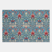 Blumenmuster auf grünen Blättern, blauer Hintergru Geschenkpapier Set (Vorderseite)