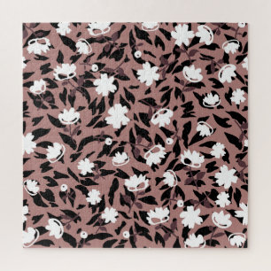 Blumenmuster auf Leopardenhintergrund. Puzzle