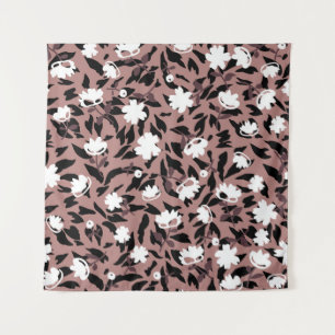 Blumenmuster auf Leopardenhintergrund. Wandteppich