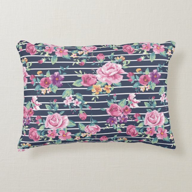 Blumenmuster auf Stripe-Rose Blattrosa Lila Dekokissen (Vorderseite)