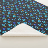 Blumenmuster blaue Blüten Sherpadecke (3/4)