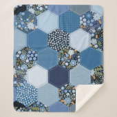 Blumenmuster, Denim Patchwork: blaues Muster. Sherpadecke (Vorderseite)