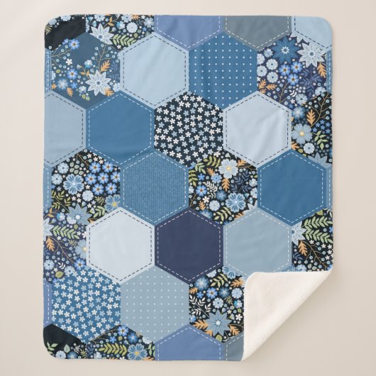 Blumenmuster, Denim Patchwork: blaues Muster. Sherpadecke (Vorderseite)