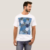 Blumenmuster, Denim Patchwork: blaues Muster. T-Shirt (Vorne ganz)