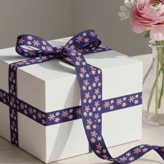Blumenmuster Elegantes Dekoratives Geschenkverpack Satinband