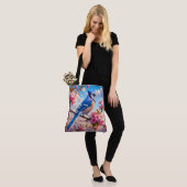 Blumenmuster/Frühling Blau Jay Art Tasche (Am Model)