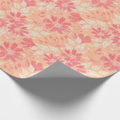 Blumenmuster in modischen Pfirsichfarben. Geschenkpapier (Ecke)