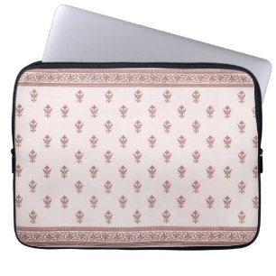 Blumenmuster in Pilzrosa Laptopschutzhülle