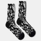 Blumenmuster in Weiß auf Schwarz Socken (Rechts)