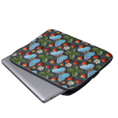 Blumenmuster mit blauen Morpho-Schmetterlingen Laptopschutzhülle (Vorne Knopf)