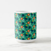 Blumenmuster mit grünem Hintergrund Kaffeetasse (Mittel)