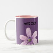 Blumenmuster mit Ihrem Text Zweifarbige Tasse (Links)