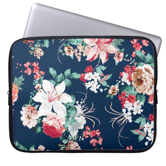 Blumenmuster mit Rose und kleinen Blume mit v Laptopschutzhülle (Vorderseite)