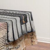 Blumenmuster mit rustikalen Klaviertasten und eine Tischdecke (Beispiel)