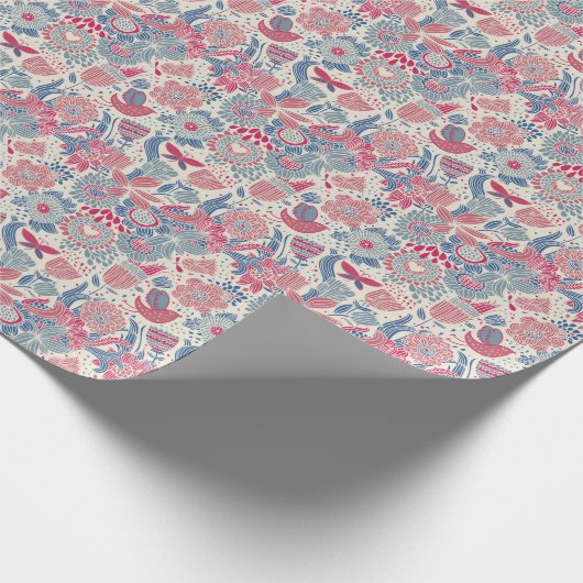 Blumenmuster mit Vögeln und Schmetterlingen Geschenkpapier (Ecke)