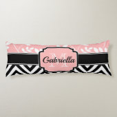 Blumenmuster und Zickzack Muster Seitenschläferkissen (Rückseite)