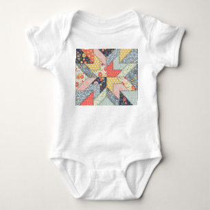 Blumenmuster: Vintage Ornamente Baby Strampler