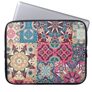 Blumenmuster: Vintages kariertes Muster. Laptopschutzhülle