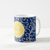 Blumenmustermonogramm des eleganten girly kaffeetasse (VorderseiteRechts)