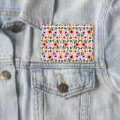 Blumenmusterumschlag mit lebendigem Orange  Button (Insitu)