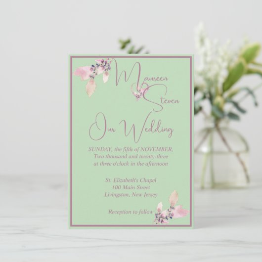 Blumenpastel Green & Mauve Wedding Einladung (Stehend Vorderseite)