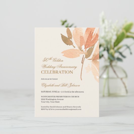 Blumenpfirsichcreme Gold 50. Hochzeitstag Einladung (Stehend Vorderseite)