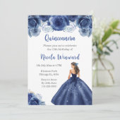 BlumenPrinzessin in Navy Blue Dress Quinceanera Einladung (Stehend Vorderseite)
