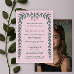 Blumenrahmen Custom Foto Bat Mitzvah Girl Einladung<br><div class="desc">Perfekte Karte, um eine Fledermausmitzvah, Bar mitzvah oder andere jüdische Feier anzukündigen! Handgezeichnete Kunst für Sie auf der Vorder- und Rückseite! Vollständig anpassbar! Klicken Sie oben auf "Personalisieren", um den Text zu bearbeiten und Ihr Foto auf der Rückseite hinzuzufügen. Klicken Sie auf "Bearbeiten mit dem Design-Tool", um die Schriftart, Farben...</div>