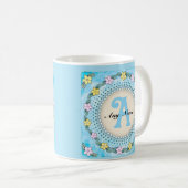 Blumenrand-Monogramm-Tasse Kaffeetasse (VorderseiteRechts)