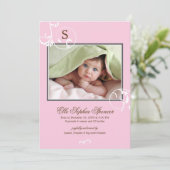 Blumenrinde Monogram Foto Geburtserklärung Ankündigung (Stehend Vorderseite)