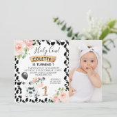 Blumenrosa Foto Schwarze Kuh Print 1. Geburtstag Einladung (Stehend Vorderseite)