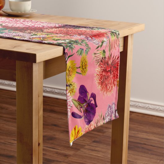 Blumenrosa Muster Kurzer Tischläufer (Beispiel)