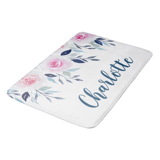 Blumenrosa Rosen Personalisierter Name Badematte (Schrägansicht)
