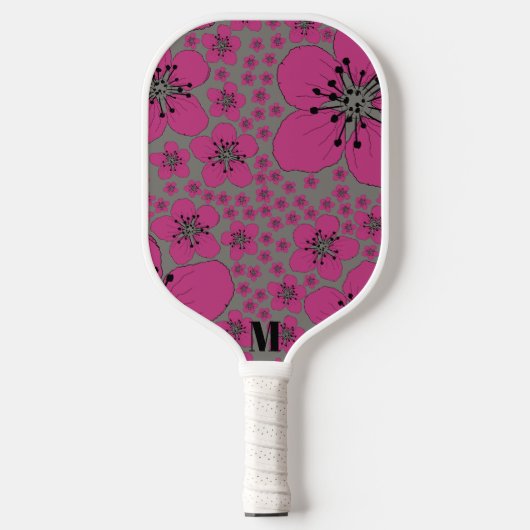 Blumenrosa und Schwarz Moderne Monogramme Pickleball Schläger (Vorderseite)