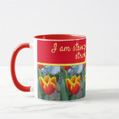 Blumenroter Tulip Gottes Zitat Ich bin starke Frau Tasse (Links)