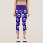 Blumenschädel im Vaporwave-Stil Capri Leggings (Vorderseite)