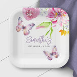 Blumenschmetterlingswaage Pappteller<br><div class="desc">Feiern Sie die bevorstehende Ankunft mit unseren Lila Butterfly Baby Shower Theme Tellern, Teil der bezaubernden Schmetterlinge und Lullabies Kollektion. Jeder Teller ist schön mit einem Rand von Aquarellfarben-Blume und Schmetterlingen geschmückt, was das festliche Ambiente verstärkt. Personalisieren Sie sie mit dem Namen der Mutter-zu-be in lebendiger rosa Typografie mit unseren...</div>